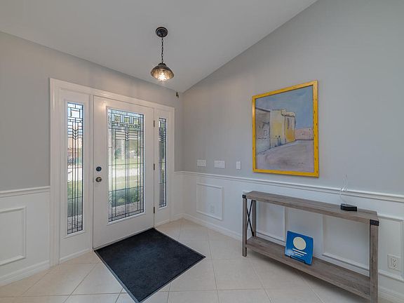 2nd image of 1879 Dogwood Dr