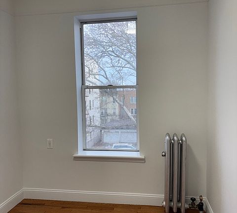 5th image of 3240 44th St