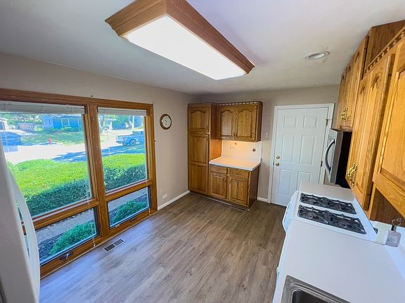 5th image of 2763 Forest Glen Pkwy