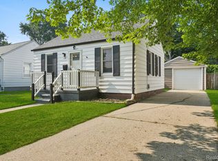 135 E Guthrie Ave, Madison Heights, MI 48071