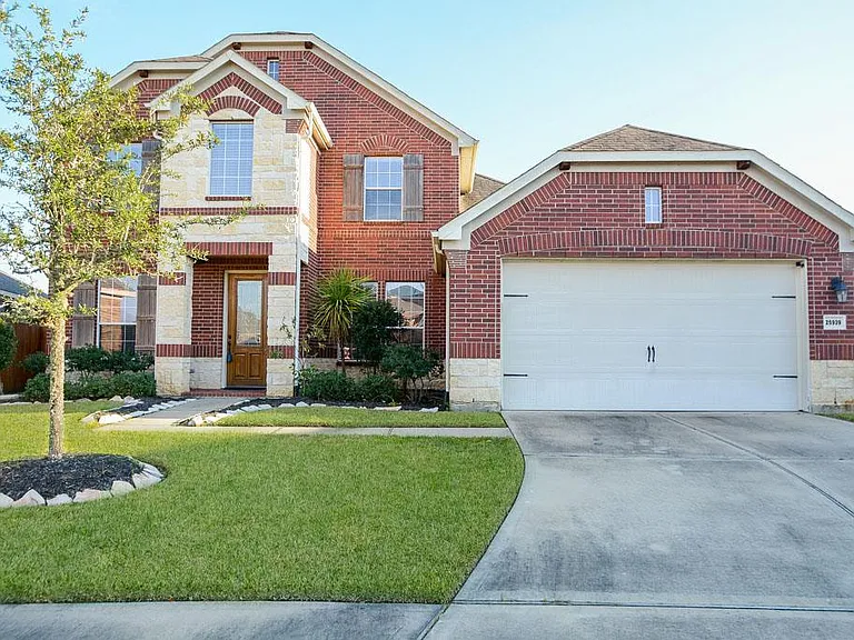 25939 Celtic Terrace Dr — Photo 1