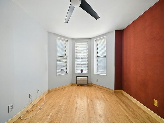 3rd image of 224 48th St APT 1G