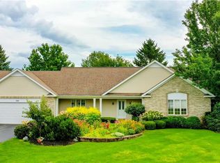 390 Salt Rd, Webster, NY 14580