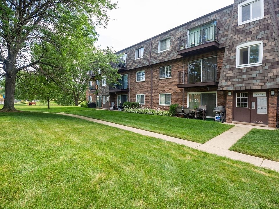 1st image of 9388 Bay Colony Dr APT 2N