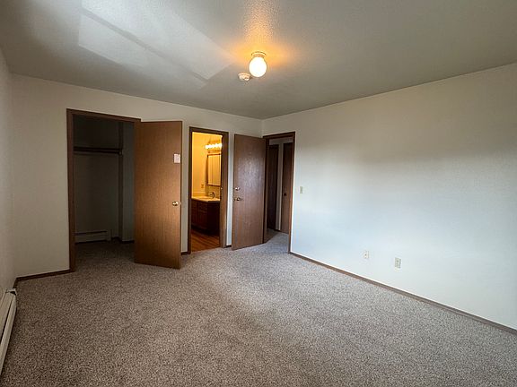 5th image of 3929 San Roberto Ave APT 202