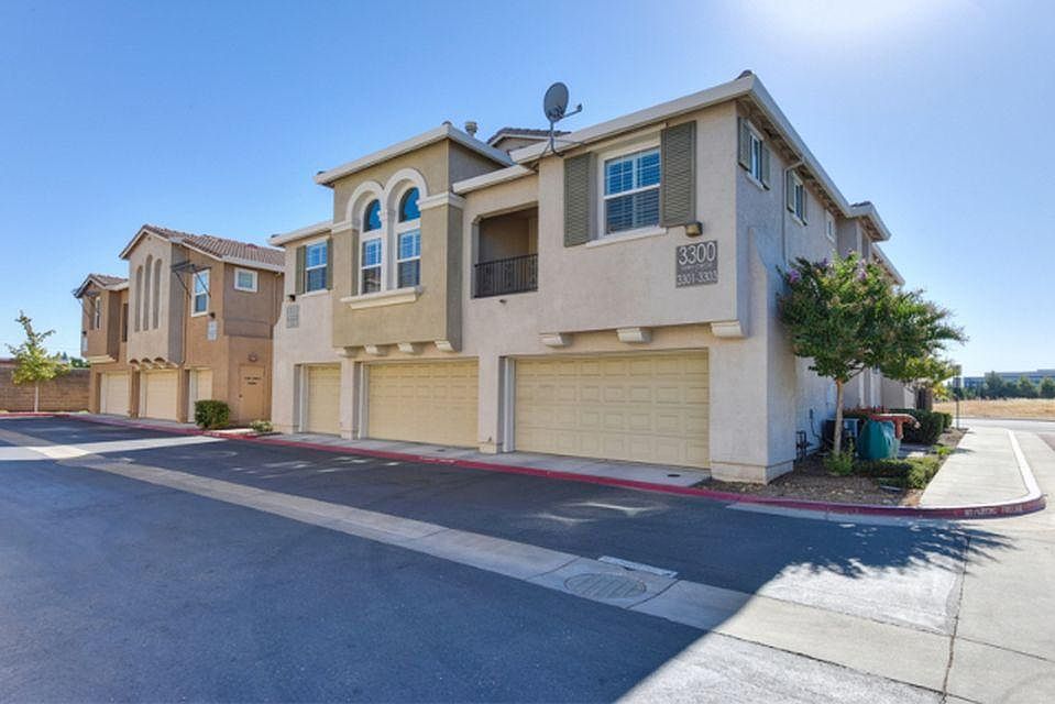 1st image of 3301 Ferry Cir