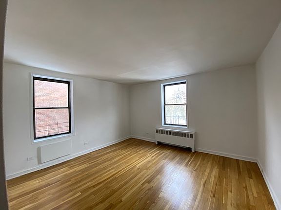 5th image of 3950 Blackstone Ave APT 3R