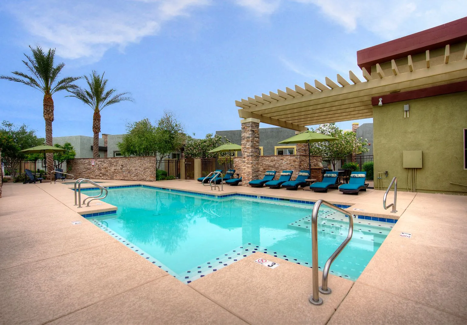 Palm Valley Villas — Photo 2