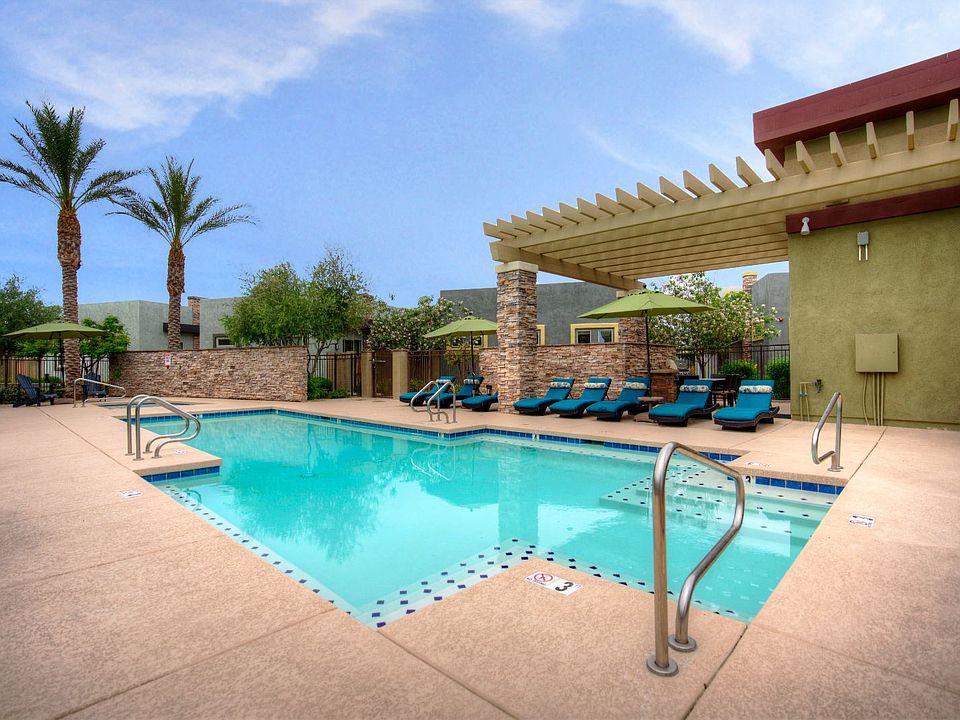 Pool & Pool Patio