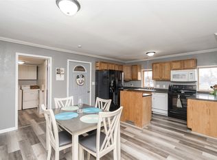 401 Ashford St, Maxwell, IA 50161