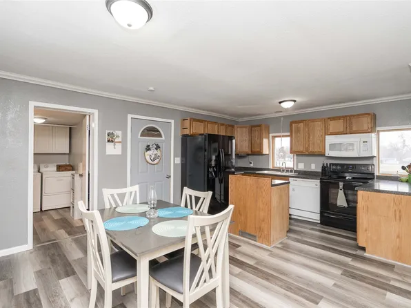 401 Ashford St, Maxwell, IA 50161