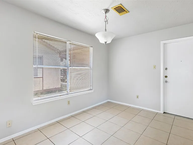7310 Maple Walk Dr — Photo 2