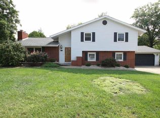 4903 Voltaire Dr, Godfrey, IL 62035