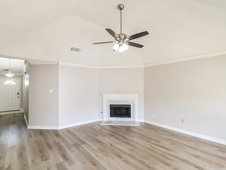 10029 Woodland Grove Dr — Photo 5