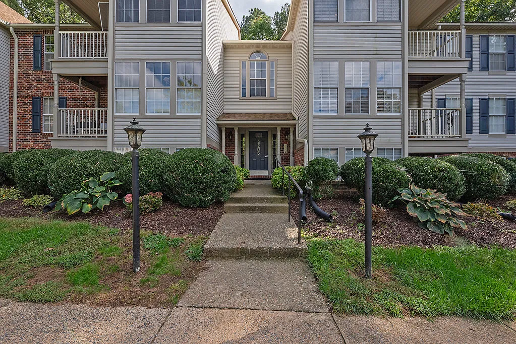 2 bed, 978 sqft, $1,650 — Photo 2