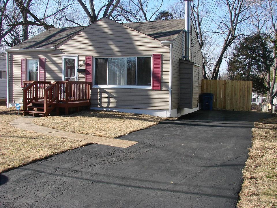 1st image of 27 White Dr