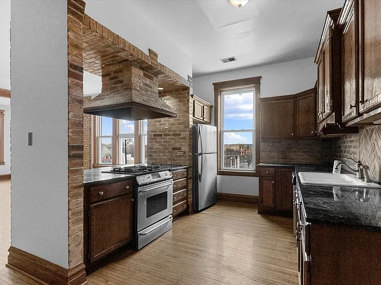 3401 W Armitage Ave #2 — Photo 2