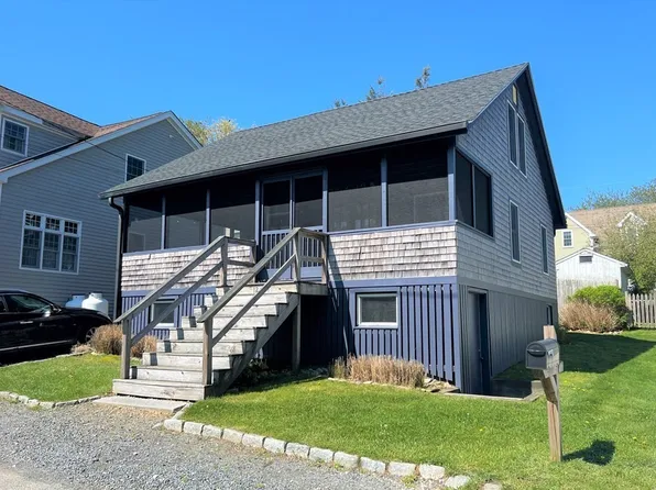 12 Holmes Ave, Kingston, MA 02364