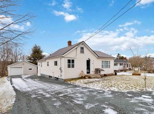 26 Beaver Bank Cross Rd, Middle Sackville, NS B4E 1K5