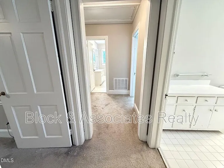 2667 Davis St — Photo 21