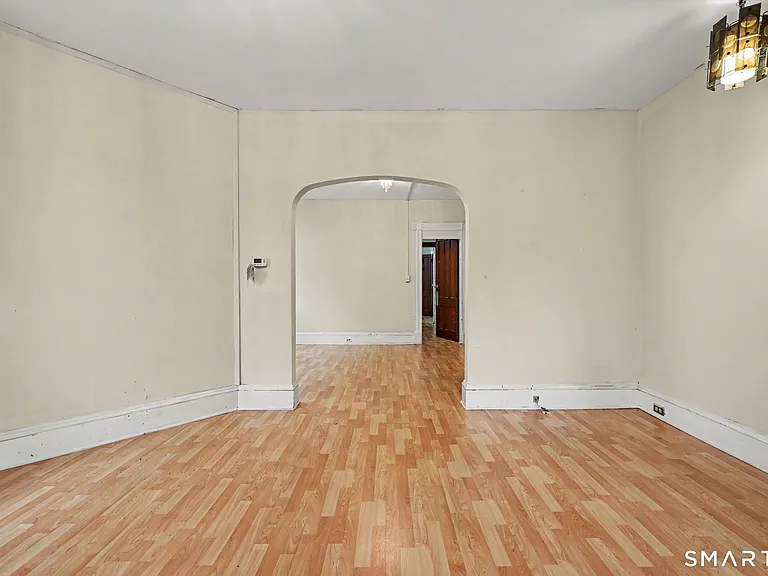 135 Sherwood Ave — Photo 11
