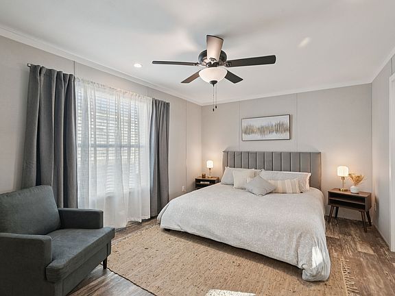 4th image of 1501 Park Blvd #1601
