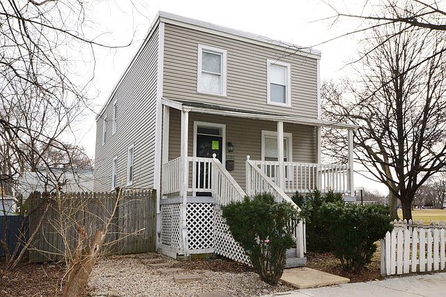 2nd image of 1001 Dewey Ave