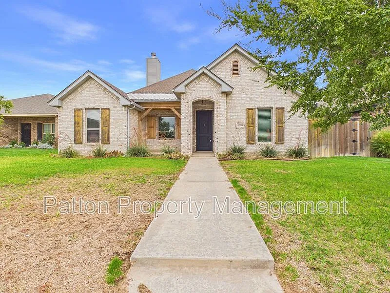 7703 Crestline Dr