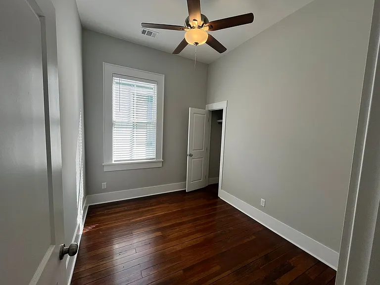 213 W 39th St #B — Photo 15