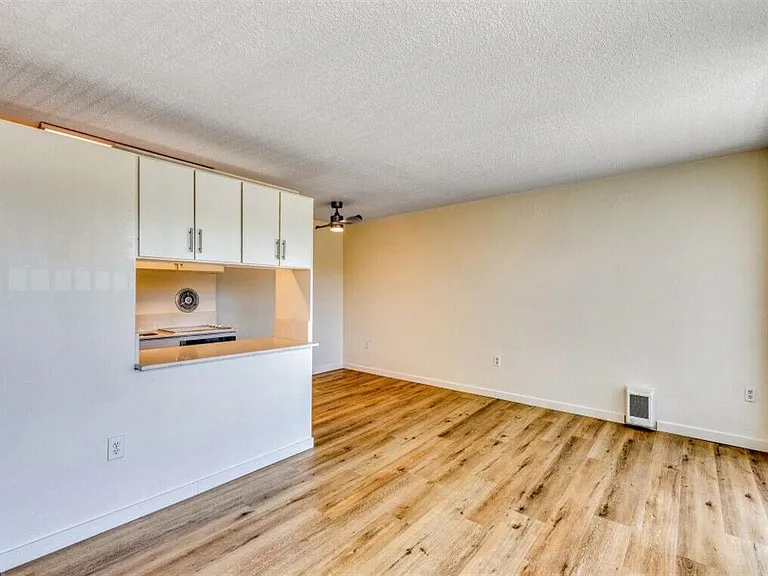 Irvington Apartments — Photo 20