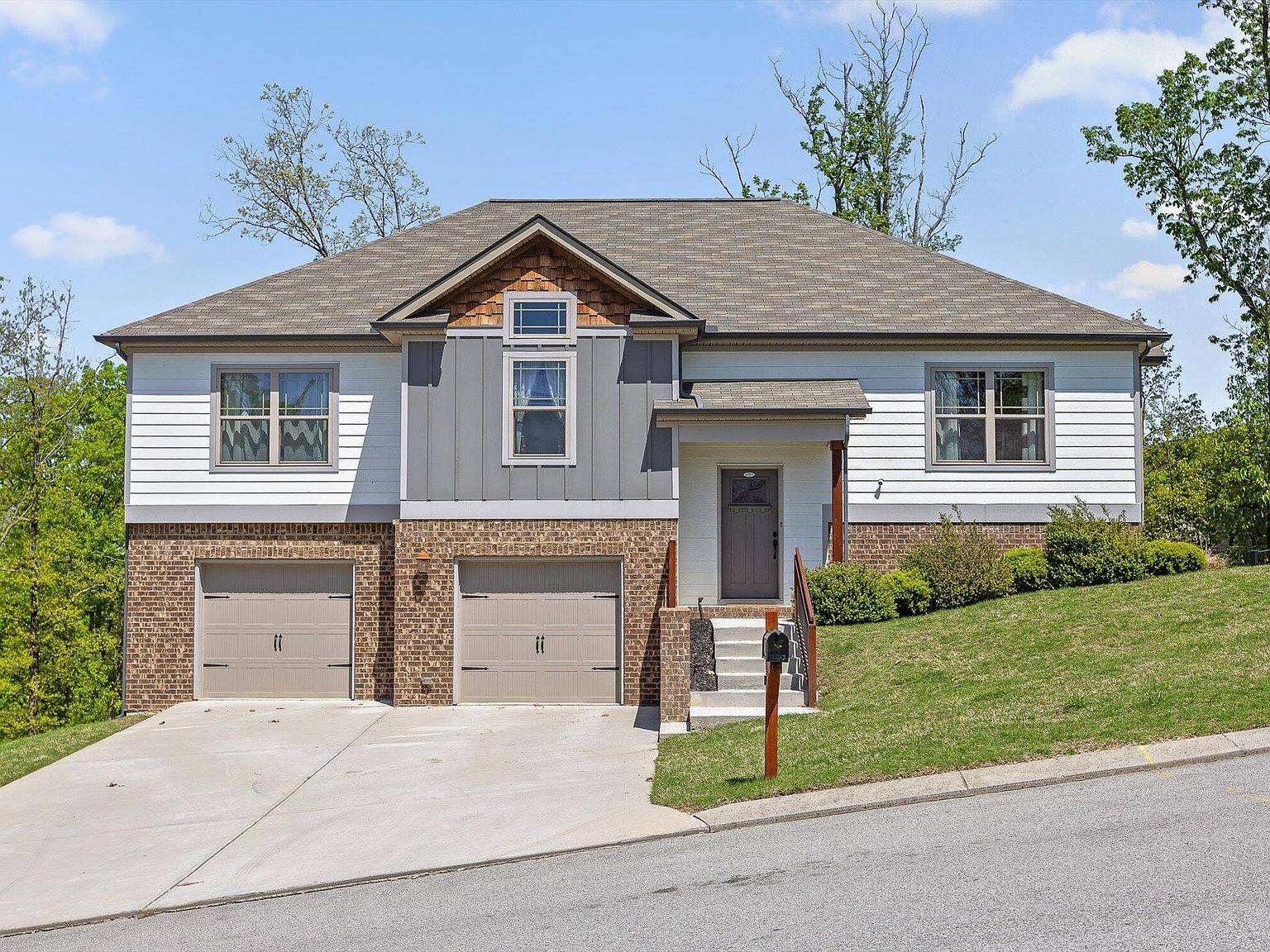 SHINPINARELLO ラザ 7216 Narrows Avenue #1 in Bay Ridge, Brooklyn | StreetEasy