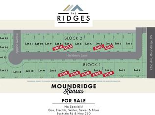 201 Hackberry Ln, Moundridge, KS 67107