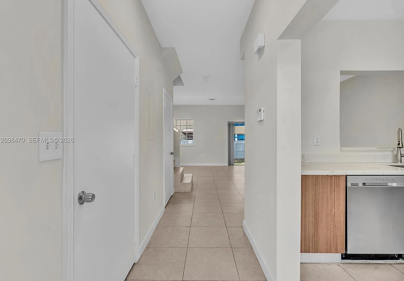 Chareaux Gardens Condo — Photo 2