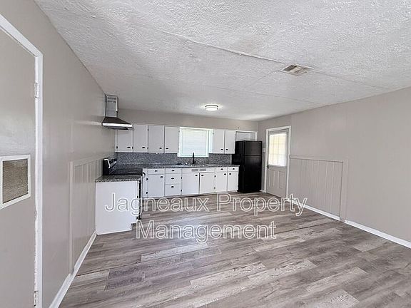3rd image of 1411 17th St
