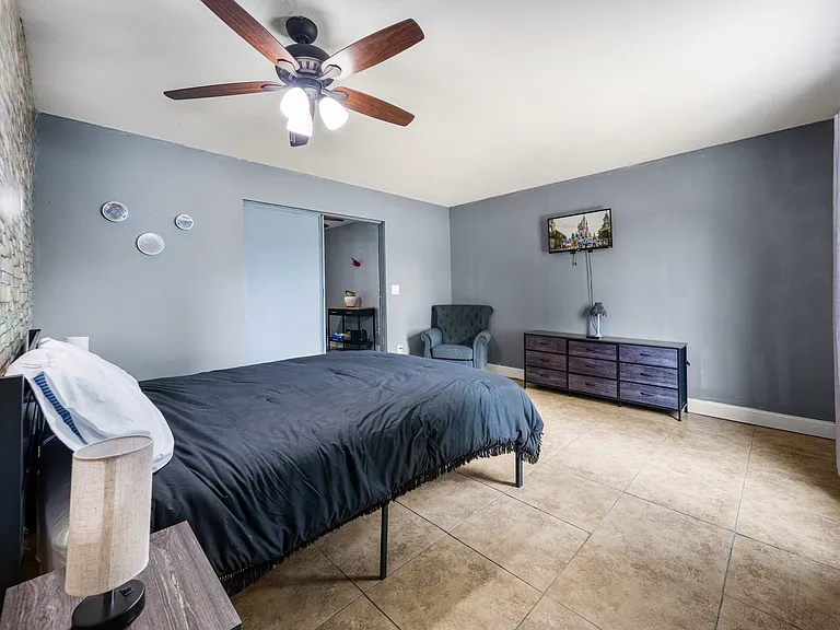 1110 E Lakeshore Blvd #3 — Photo 6