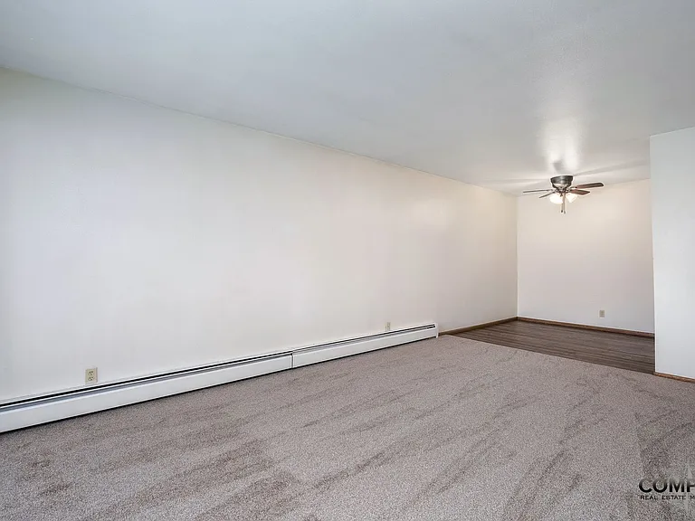 Half Moon Lake Apartments — Photo 46