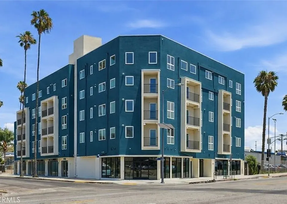 1818 S Norton Ave #203