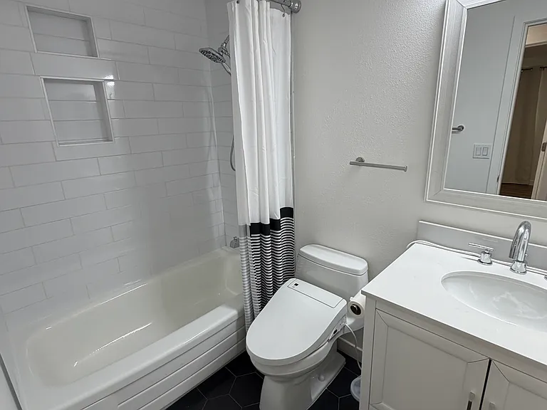 17008 NE 2nd Pl — Photo 20