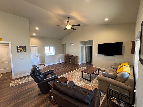 3rd image of 1807 Pinnacle Ct