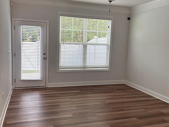 5th image of 708 Riley Ln