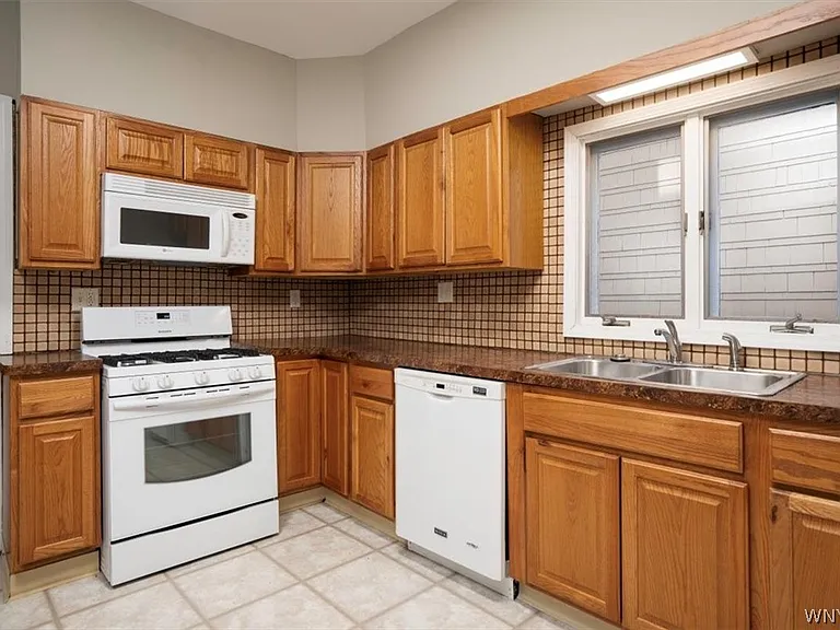 825 Forest Ave #1 — Photo 8