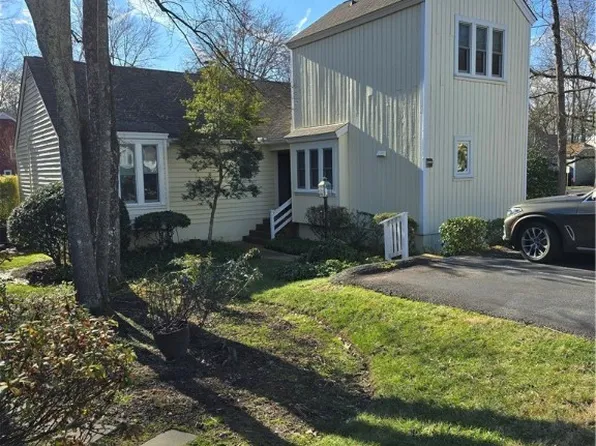 11801 Goodwick Sq, Henrico, VA 23238