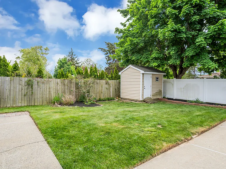 1044 Evelyn Dr — Photo 10