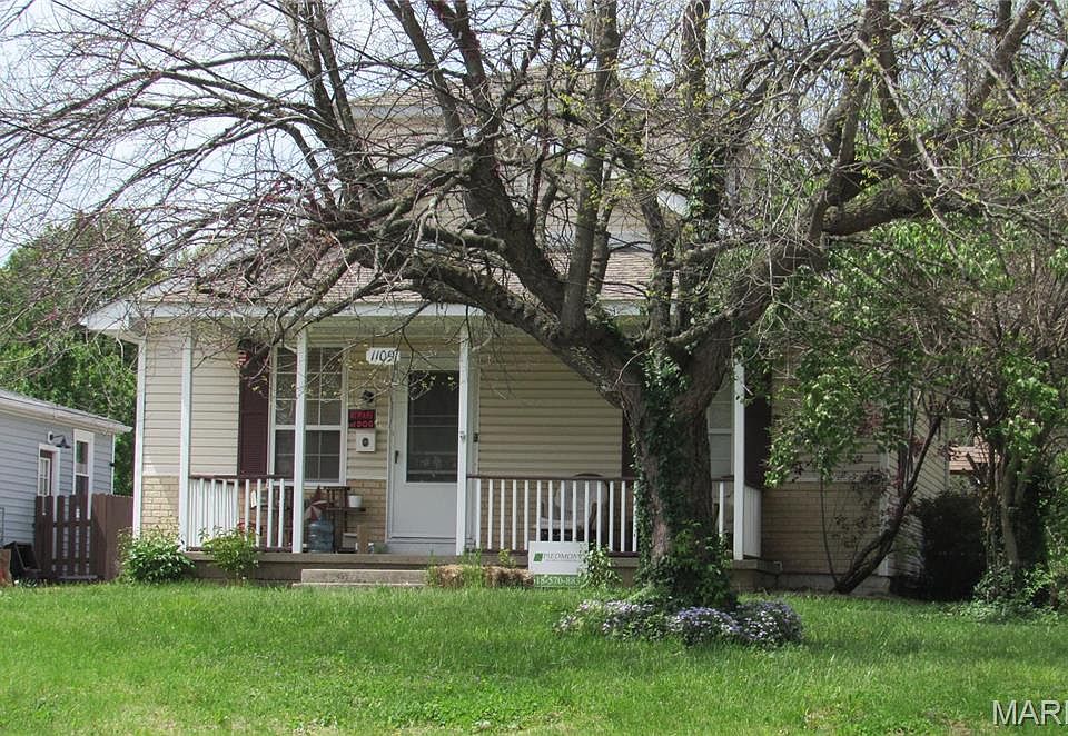 2nd image of 1109 Saint Clair Ave