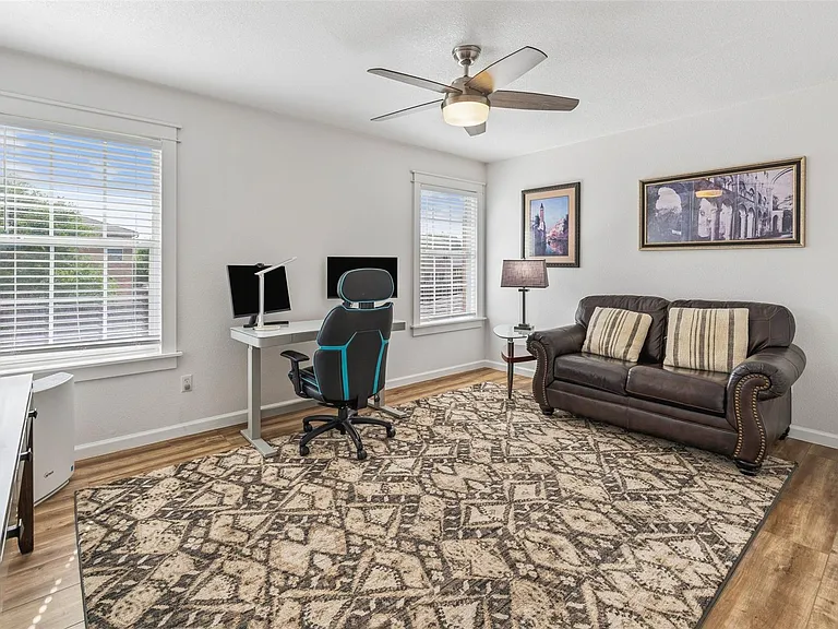 1653 Knight Trl — Photo 37