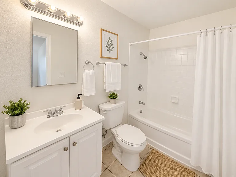 22nd St Apartments - 6450-3 — Photo 8