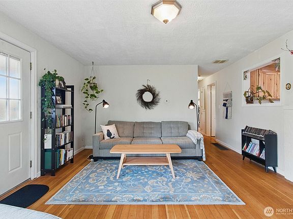 4th image of 4009 E 14th Street