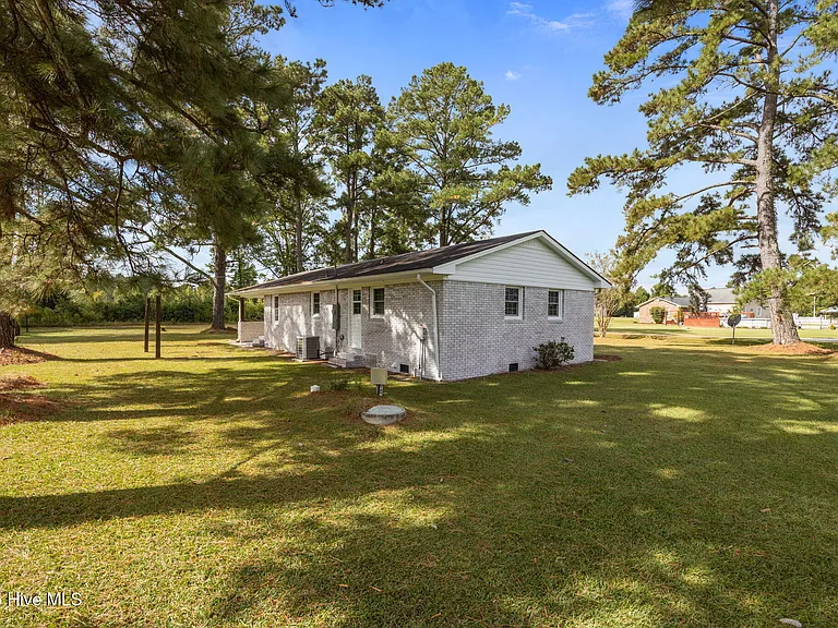 74 Cedar Rd — Photo 22