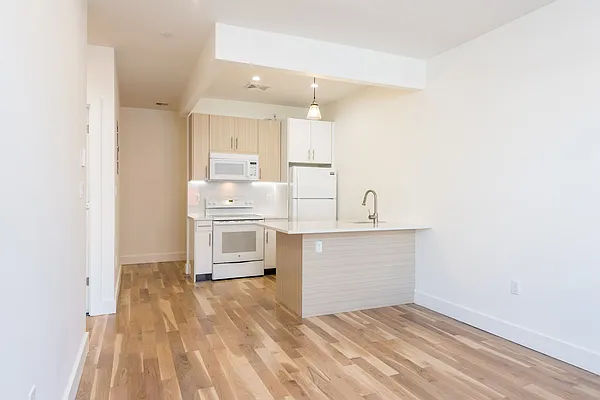 Rented by Nooklyn NYC LLC | media 44