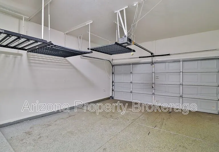 715 E Orchid Ln — Photo 26